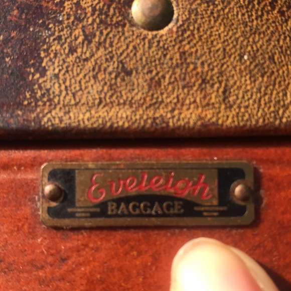 Vintage Eveleigh leather suitcase - Picture 2 of 8